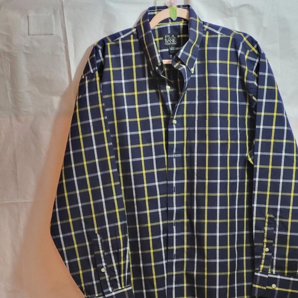 Jos A Banks, Not Worn, Men's Checkered Long Sleeved Shirt, Size L